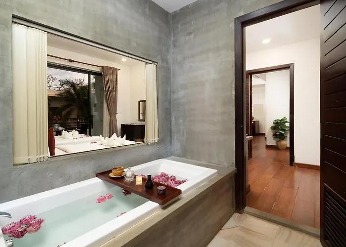 The Moon Hotel 4*